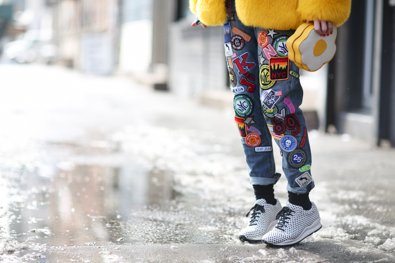 Street style trend: i jeans decorati