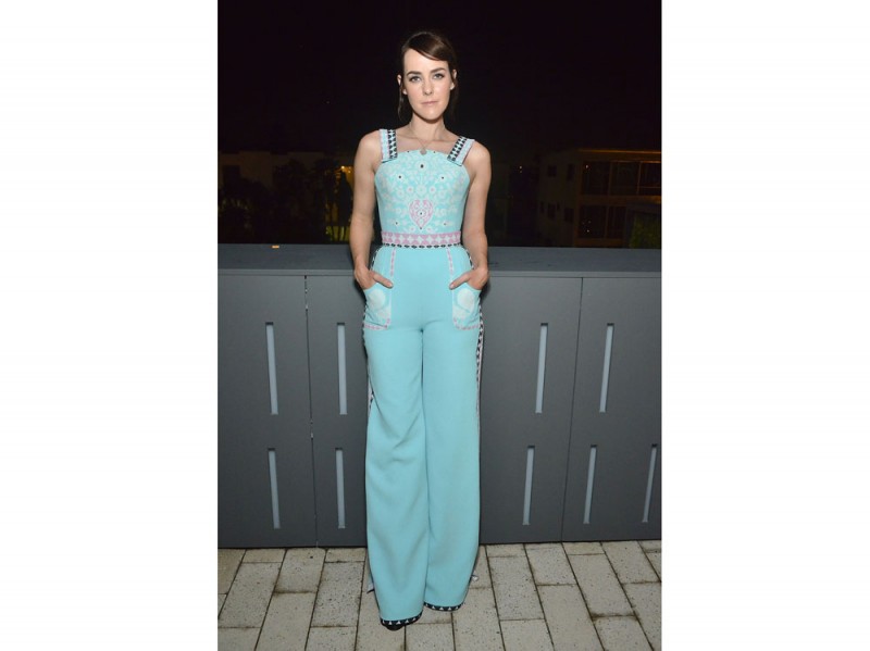 jena-malone-jumpsuit-azzurra