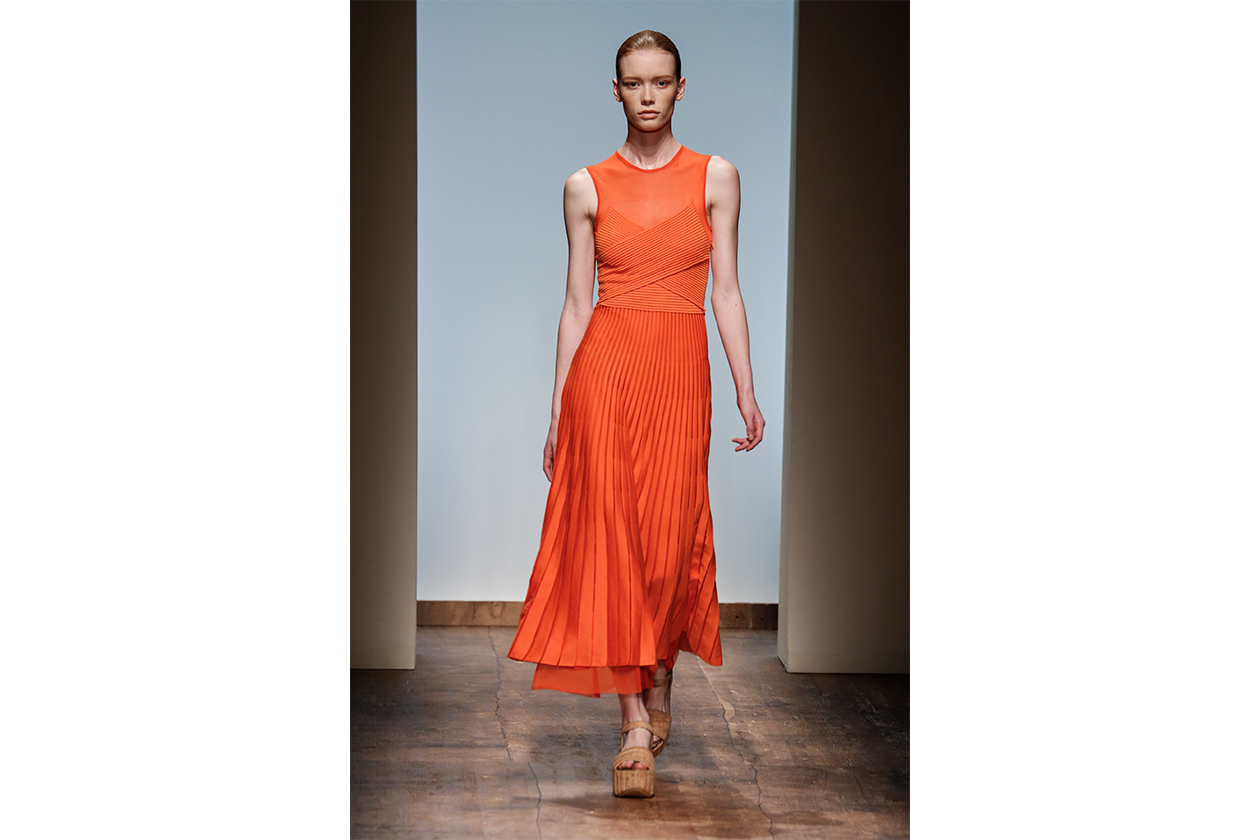 ABITI TANGERINE: Dalla sfilata di Salvatore Ferragamo PE 2015