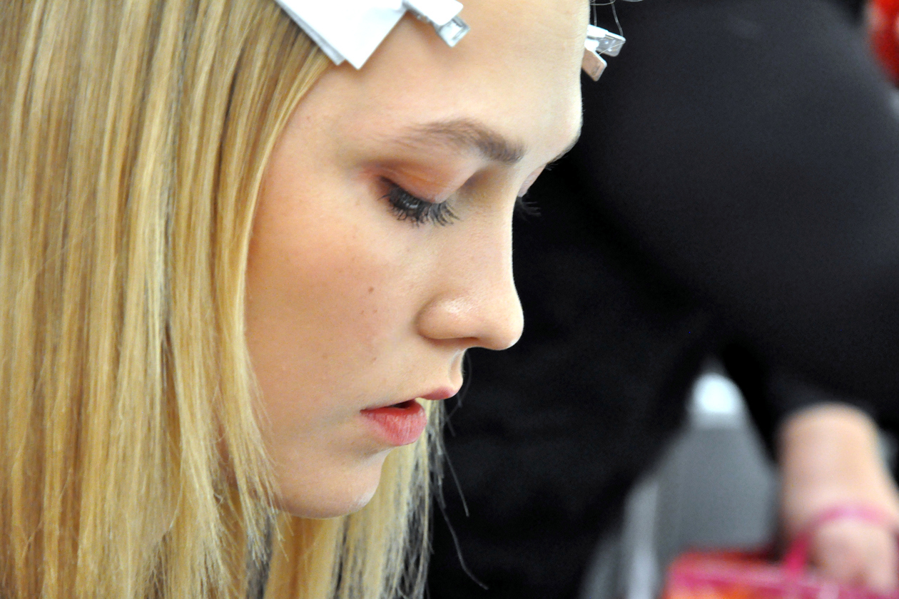 BACKSTAGE EMILIO PUCCI A/I 2015-16: KARLIE KLOSS