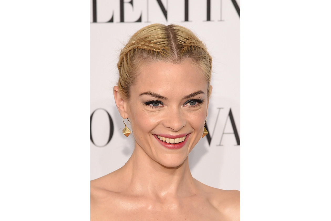 Capelli con la riga in mezzo delle star: Jaime King