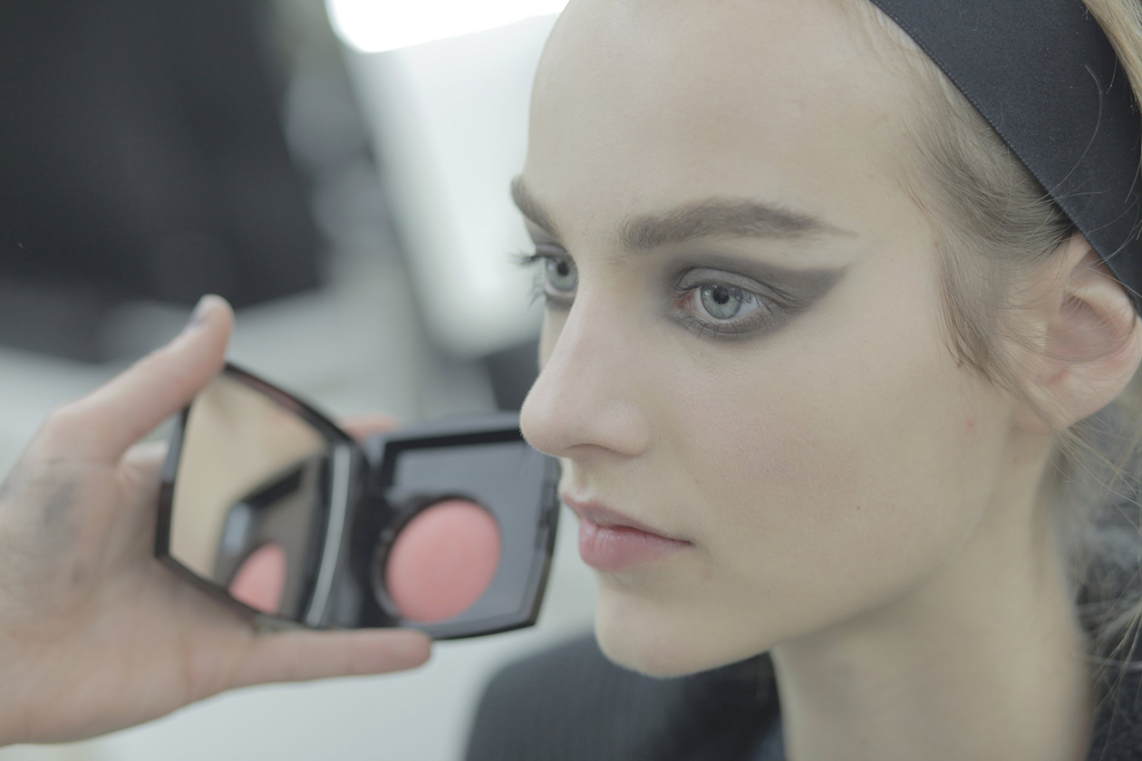 Chanel Prêt-à-Porter Autunno/Inverno 2015-16: un tocco di blush