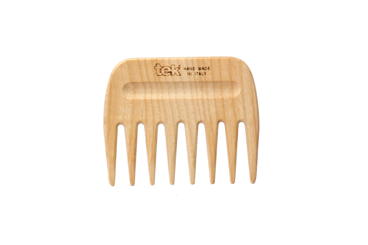 I PRODOTTI MIGLIORI PER I CAPELLI RICCI: AFRO COMB DI TEK