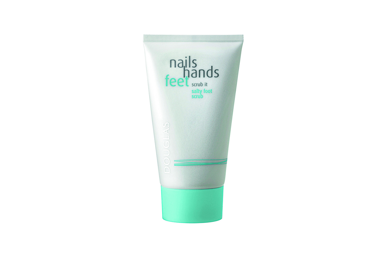 Nails Hand Feet Scrub it Salty Foot Scrub di Douglas