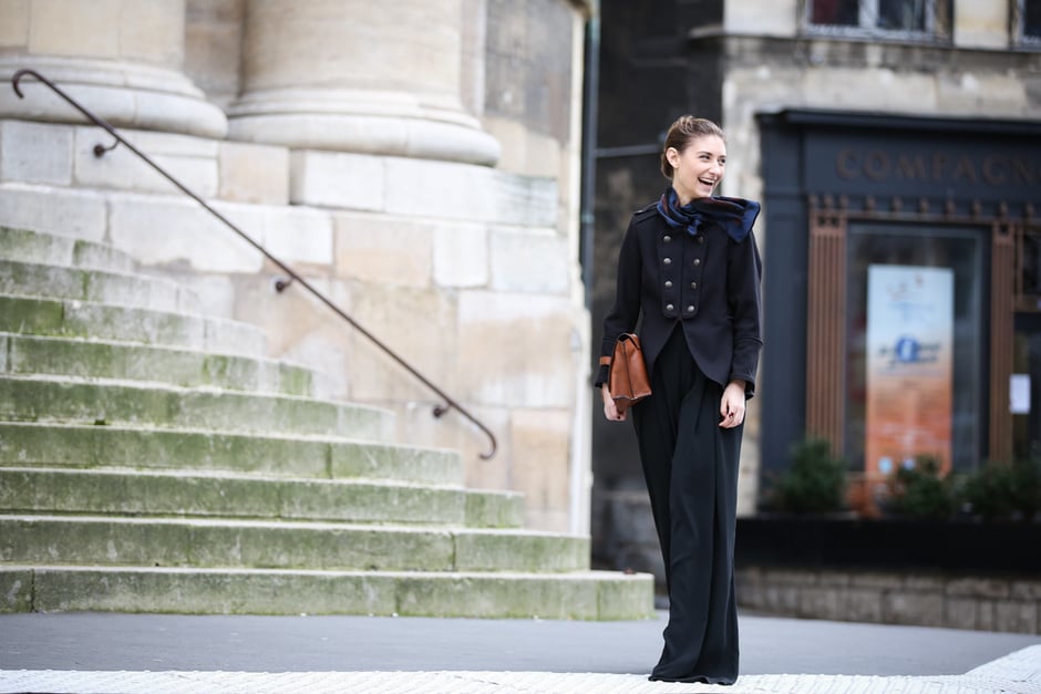 Street style: giacca circense e pantaloni a palazzo