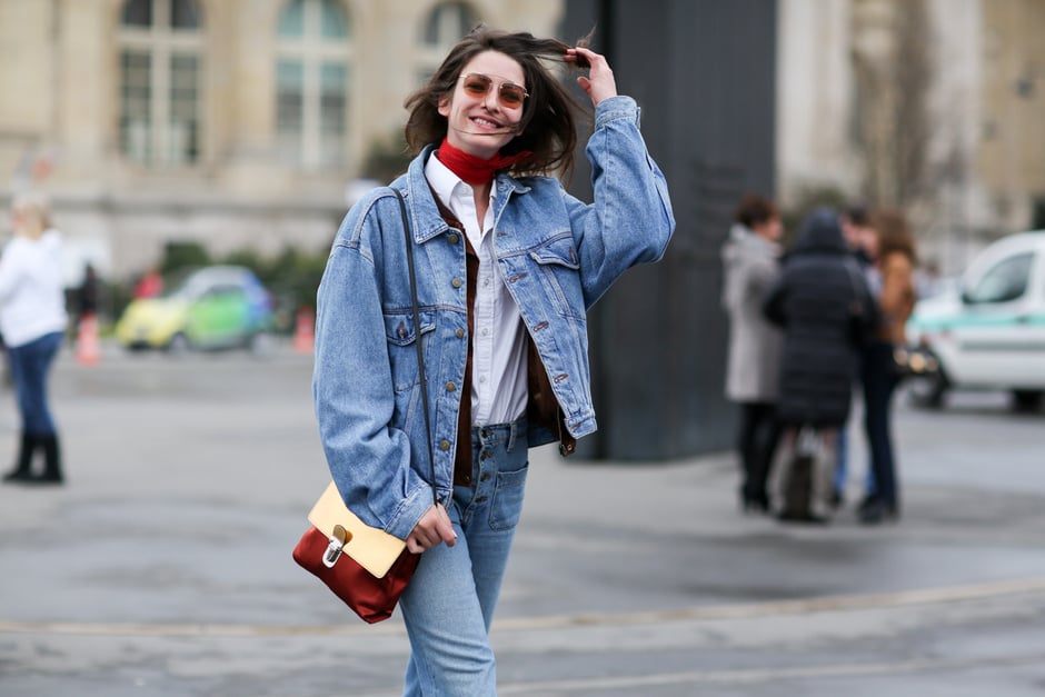 Street style: giacca e pantaloni in jeans