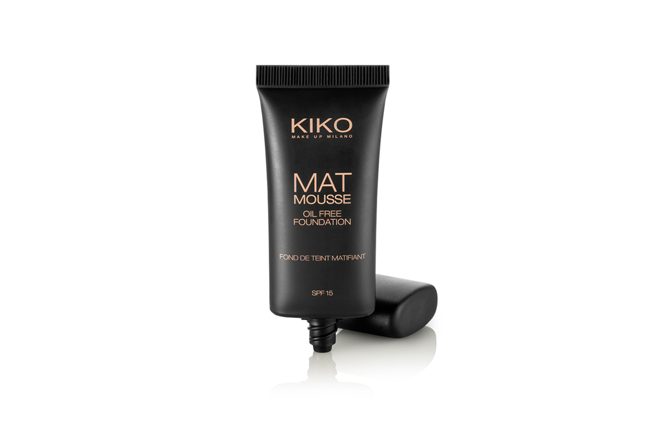 fondotinta per la pelle grassa: kiko mat mousse foundation