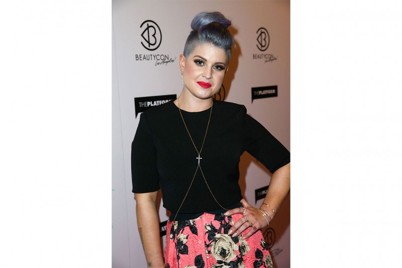 CAPELLI COLOR ARGENTO: KELLY OSBOURNE