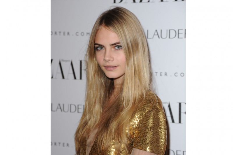 Cara Delevingne capelli: biondo miele