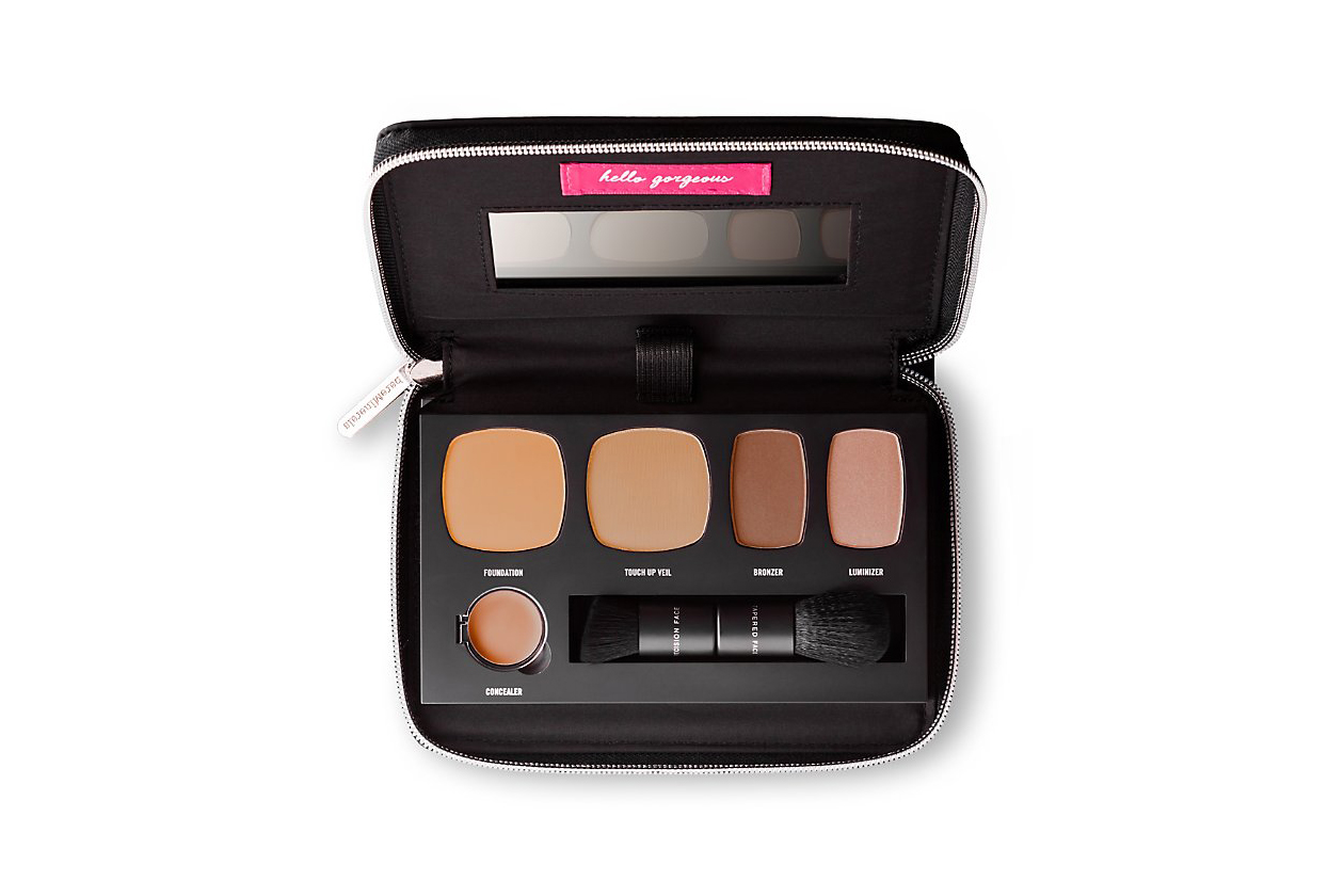 Contouring viso: bareMinerals Ready To Go Complexion Perfection Palette