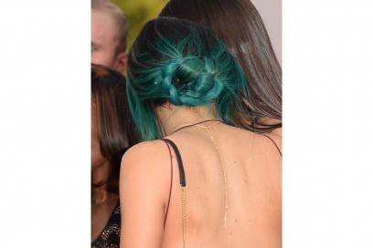 Kylie Jenner capelli: chignon intrecciato