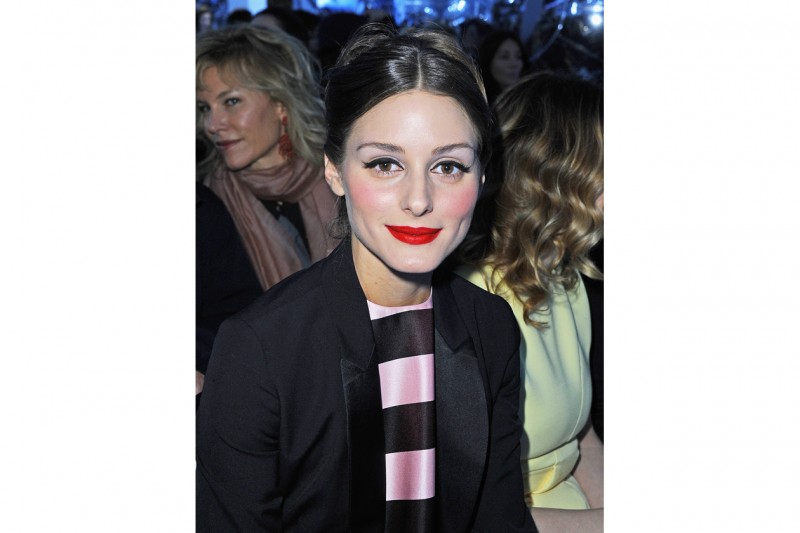 Olivia Palermo trucco: rossetto rosso e eyeliner