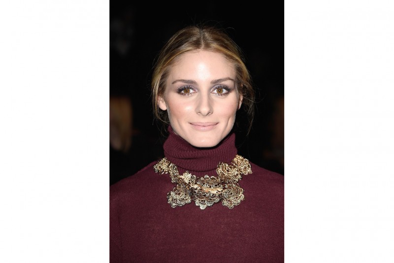 Olivia Palermo trucco: smokey eyes viola grigio taupe