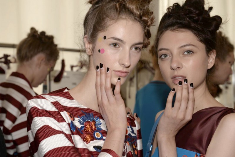 Reverse french manicure: Antonio Marras