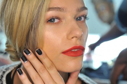 Reverse french manicure: Carmen Marc Valvo