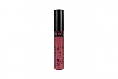 Rossetti scuri in primavera: Smooch proof Liquid Up Stain Lipstick di New York Color