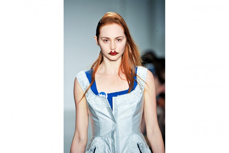 Rossetti scuri in primavera: i grafismi di Vivienne Westwood Red Label