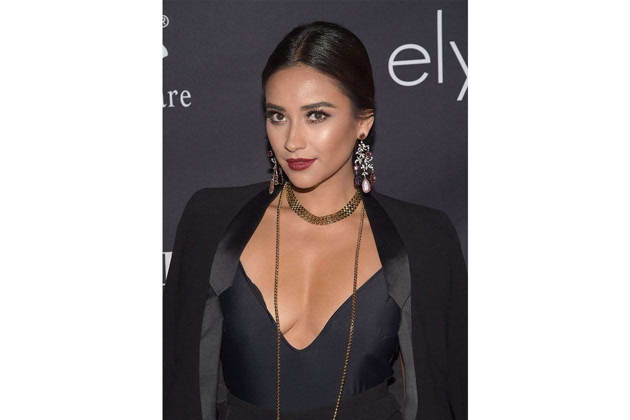 Shay Mitchell beauty look: dark lipstick