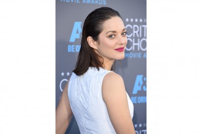 Capelli effetto bagnato delle star: Marion Cotillard