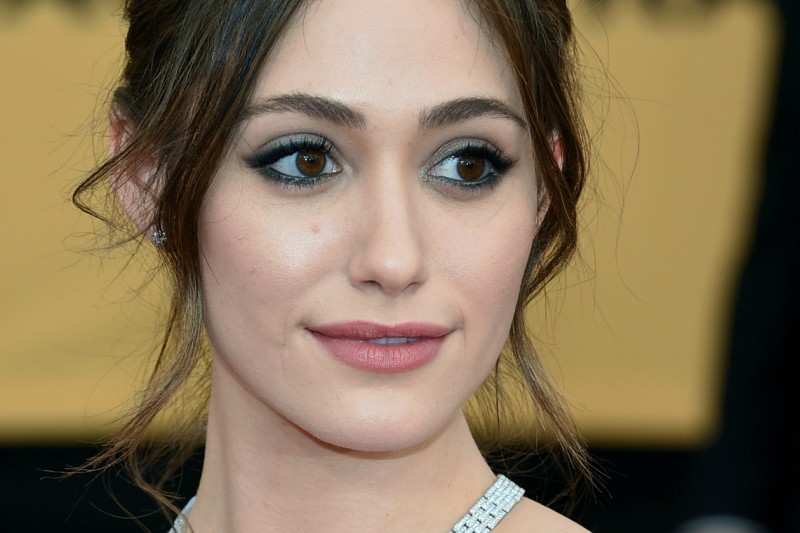 EMMY ROSSUM MAKE UP: ROMANTIC MOOD