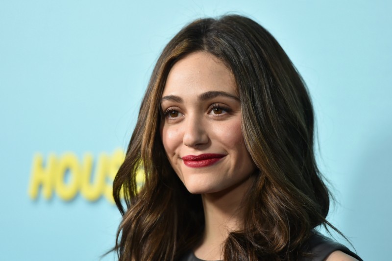 EMMY ROSSUM MAKE UP: KISSABLE LIPS