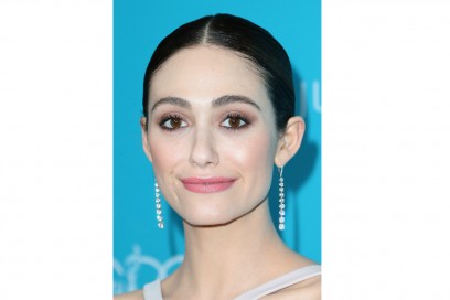 EMMY ROSSUM MAKE UP: RADIANT BEAUTY