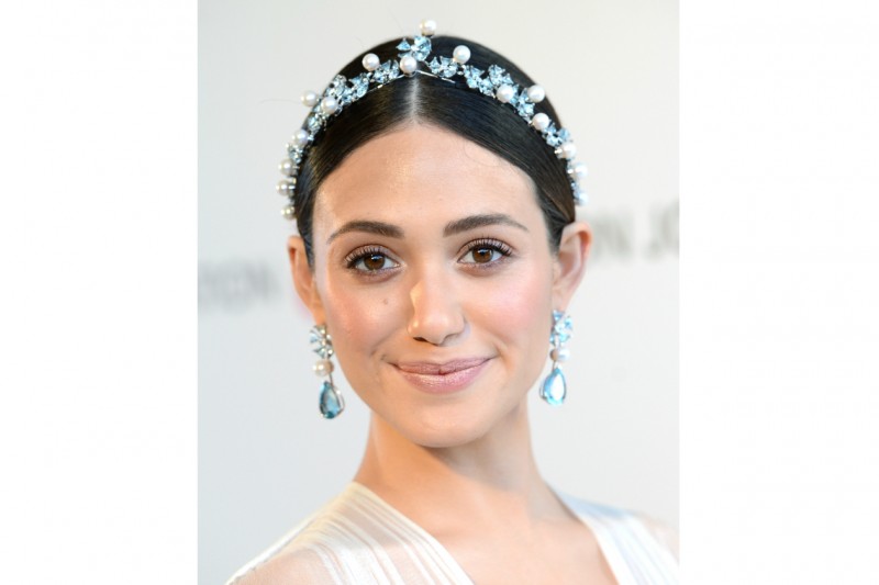 EMMY ROSSUM MAKE UP: GLOWING MAKE UP