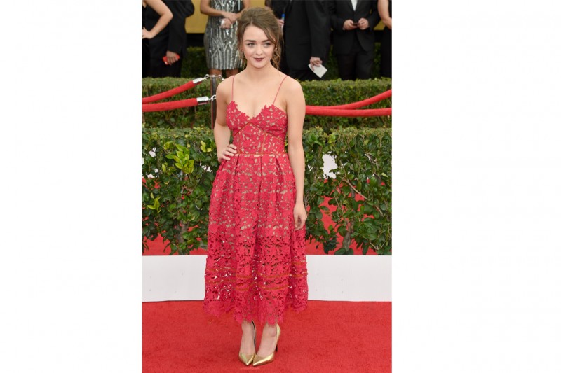 game of thrones: Maisie Williams in abito rosso