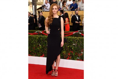 game of thrones: Sophie Turner in total black