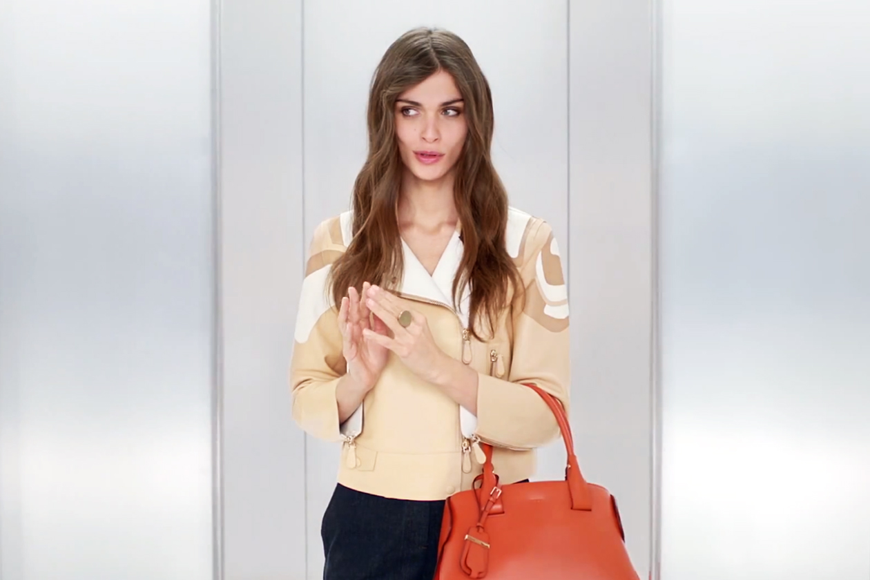 Elisa Sednaoui interpreta la nuova it-bag di Tod’s