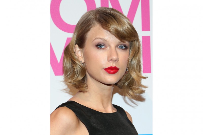 TAYLOR SWIFT MAKE UP: ROSSETTO ROSSO