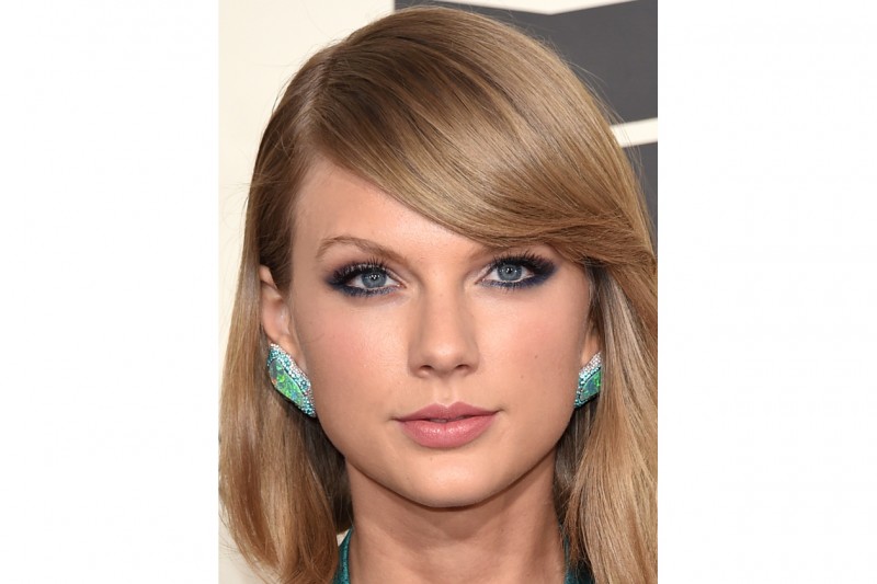 TAYLOR SWIFT MAKE UP: SMOKEY EYES