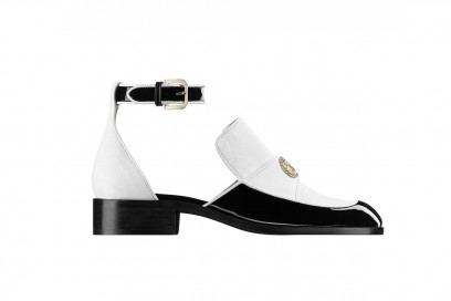 Accessori maschili per uno stile androgino: sandalo-mocassino chanel