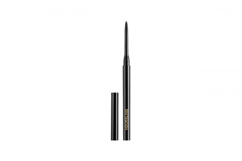 COME TRUCCARSI CON UN LOOK IN PIZZO EDGY: GEL LINER DI HOURGLASS