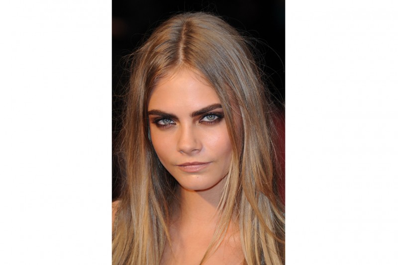 Cara Delevingne trucco: rossetto nude