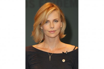 Charlize Theron capelli: lunghezza media