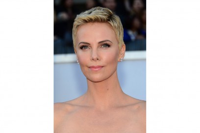 Charlize Theron trucco: labbra rosa