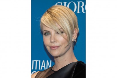 Charlize Theron trucco: polveri soft