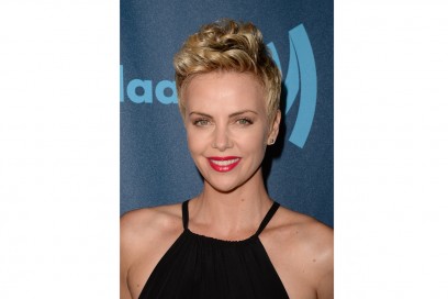 Charlize Theron trucco: rossetto brillante