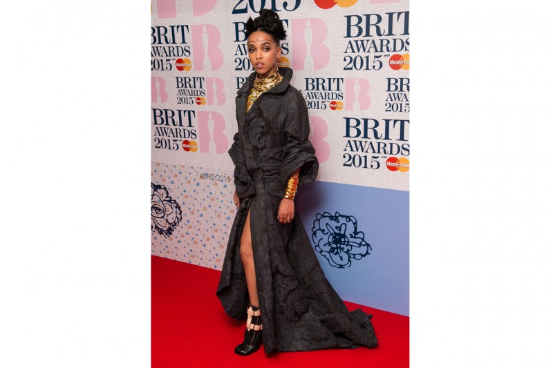 FKA Twigs: make-up tribal e gioielli etnici