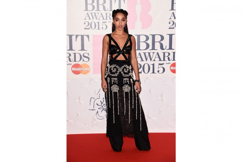 FKA Twigs In Alexander McQueen ai Brit Awards 2015