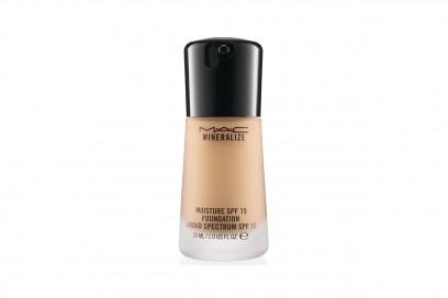 Fondotinta per la pelle secca: MAC Cosmetics Mineralize Moisture Foundation