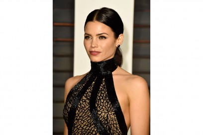 JENNA DEWAN TATUM CAPELLI: CODA CON RIGA CENTRALE