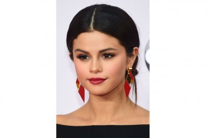 Selena Gomez trucco: ciglia extra long