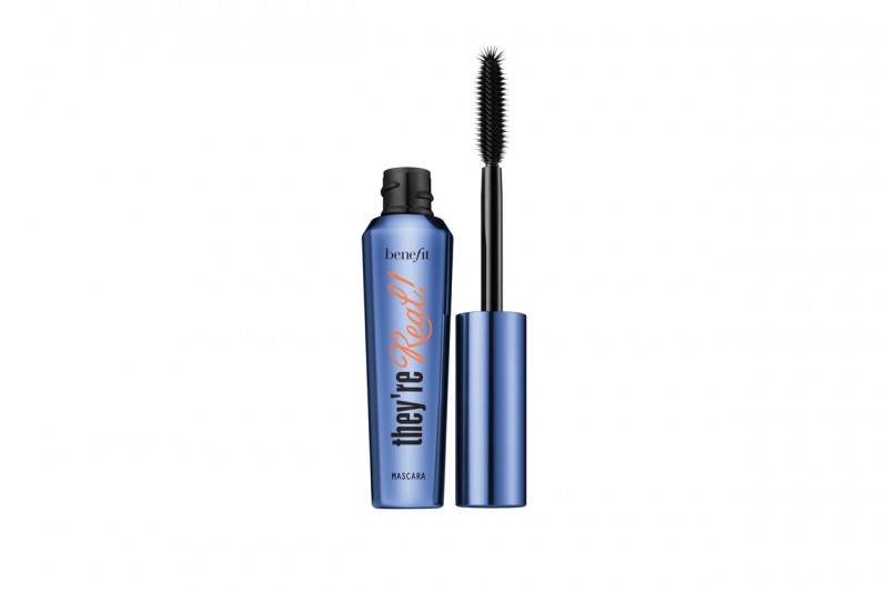 Trucco blu: They’re Real Mascara in Blue di Benefit