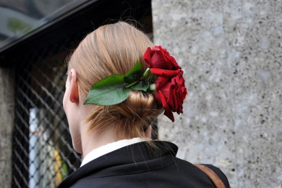 ACCESSORI CAPELLI: LE ROSE ROSSE DI DOLCE&GABBANA