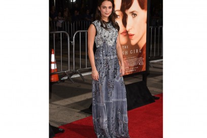 alicia vikander in louis vuitton ricamato