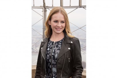 Britt Robertson capelli: mosso naturale