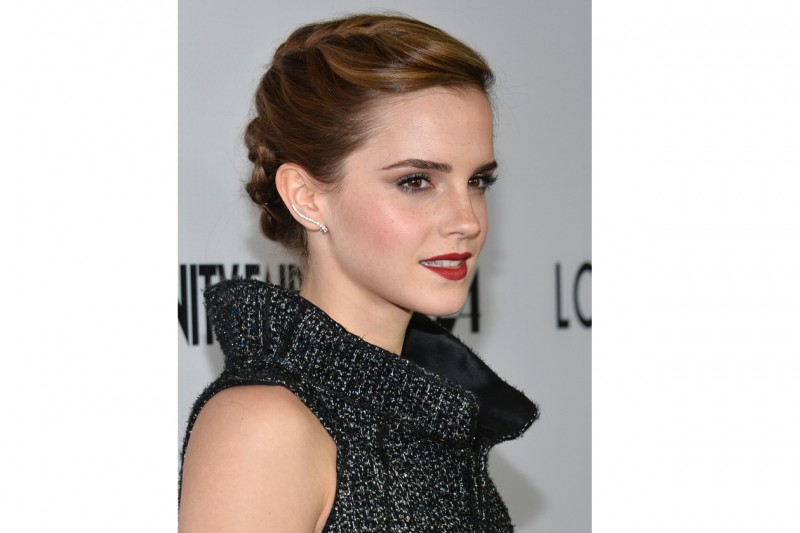 Emma Watson capelli: raccolto con treccia