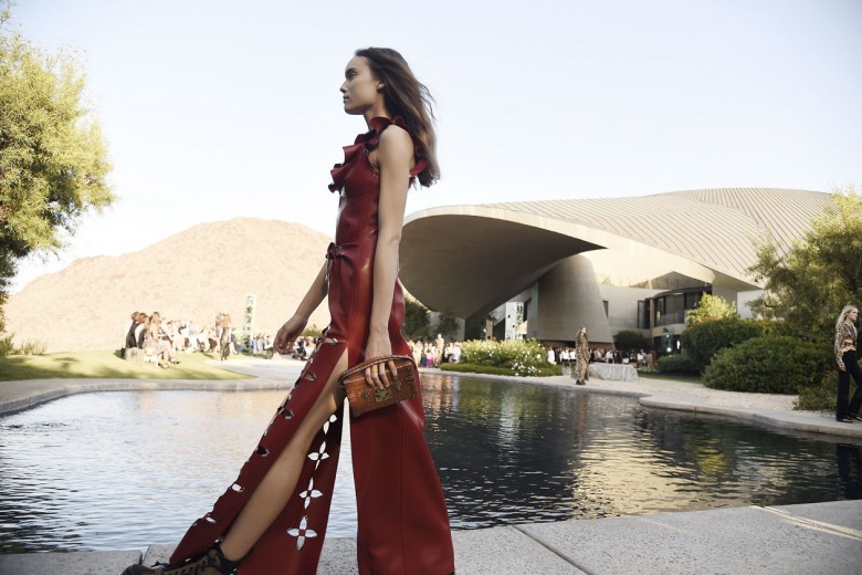 Louis Vuitton: la Cruise 2016 sfila a Palm Springs